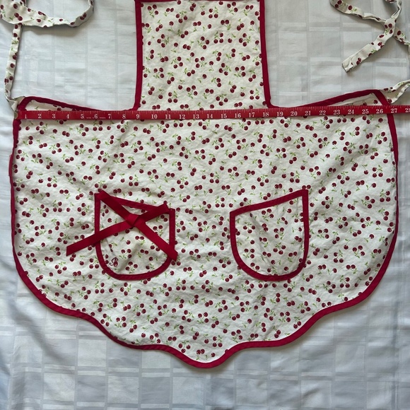 Jessie Steele Cherry Pattern Retro Skirted Bib Apron - Picture 6 of 10